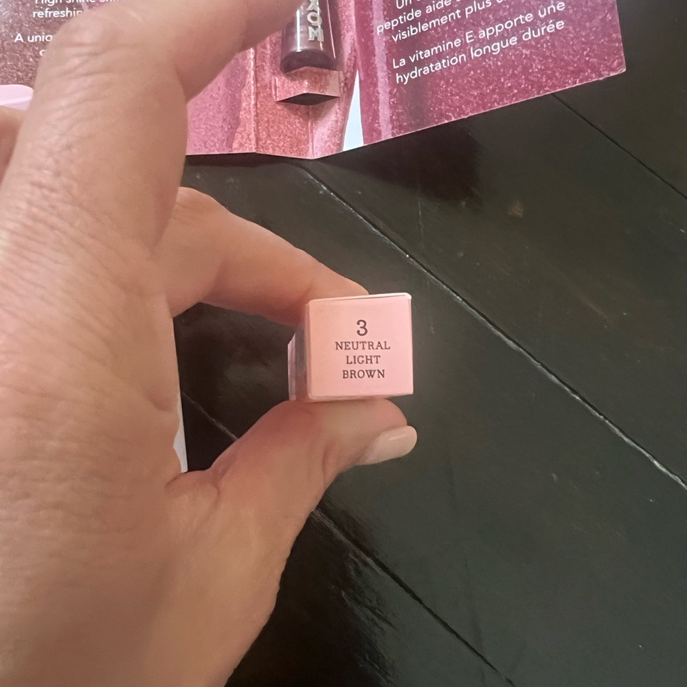 New Buxom Gabby Lipgloss, Kylie 808 Lipgloss, Drunk Elephant Rosi Drops and More - Picture 3 of 7